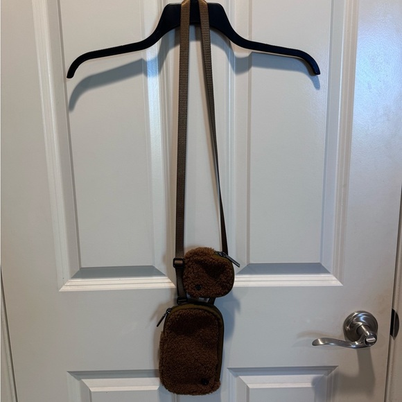 Lululemon Modular Phone Crossbody Bag Fleece - Picture 1 of 3